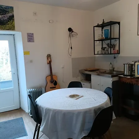 Chez Nathalie, A L'ancienne Ecole! *